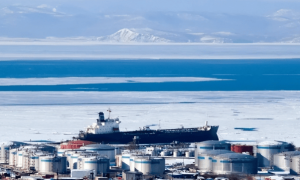 普京可能不得不“停战”了？俄罗斯最大财源被切断，再想打也没钱了，特朗普这回动真格了