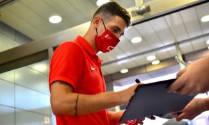 前海港外援奥斯卡体检时一度失去意识 或因心脏问题退役