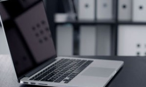 美国科技巨头继续“砸钱”AI基建：资本支出持续上调，市场喜忧参半