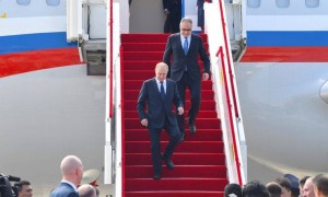 上合组织天津峰会丨俄罗斯总统普京抵达天津