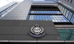 1名香港警察被骗至柬埔寨诈骗园区，因持有警察证被放走，最新消息：警方已取得联络