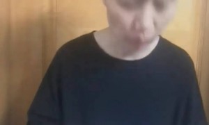 微博回应“投诉鲁迅夹烟当事人”账号被封：多次借控烟之名违规推广所谓尼古丁袋