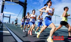 “最快女护士”哭求领导支持调休跑马引热议，其个人账号已关评