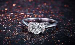 看看钻石的4c标准都是什么?