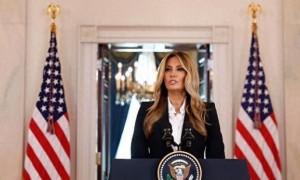 美第一夫人:我与普京保持直接联系几个月了