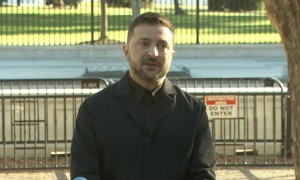 泽连斯基称愿意接受双边或三边会谈 特朗普称俄乌冲突应结束