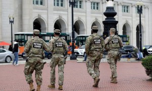 美政府延长国民警卫队在华盛顿部署至2026年